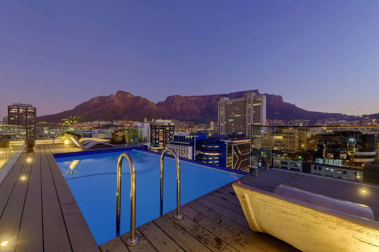 City Luxury Living - Spectacular Views & Comfort Città del Capo